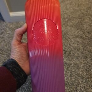 New Starbucks 24oz Pleated Ombre Venti Cold Beverage Tumbler with Straw